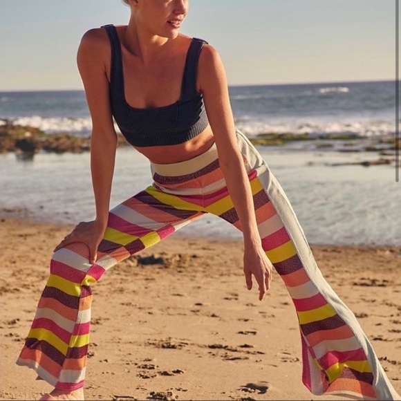 (A8) NEW Free People Movement Melody Kick Flares, Size Small, NWOT - Picture 2 of 11